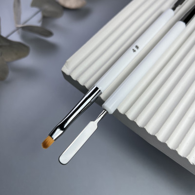 Кисть для полигеля Nail Art овал №4 (белая со шпателем)